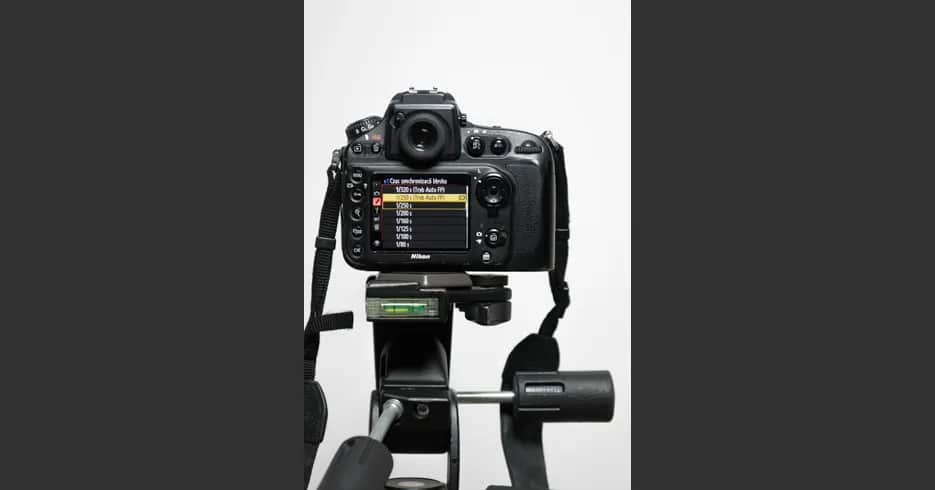 Jak wyłączyć lampę błyskową w aparacie Nikon - proste kroki i porady