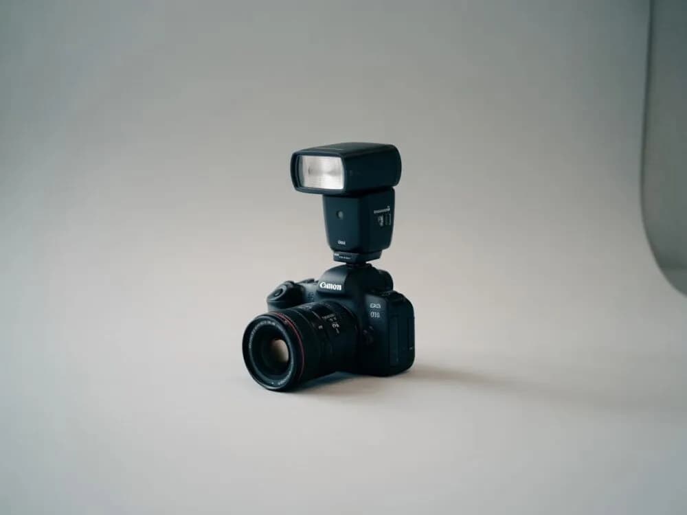 Jaka lampa błyskowa do Canona? Odkryj najlepsze modele i porady