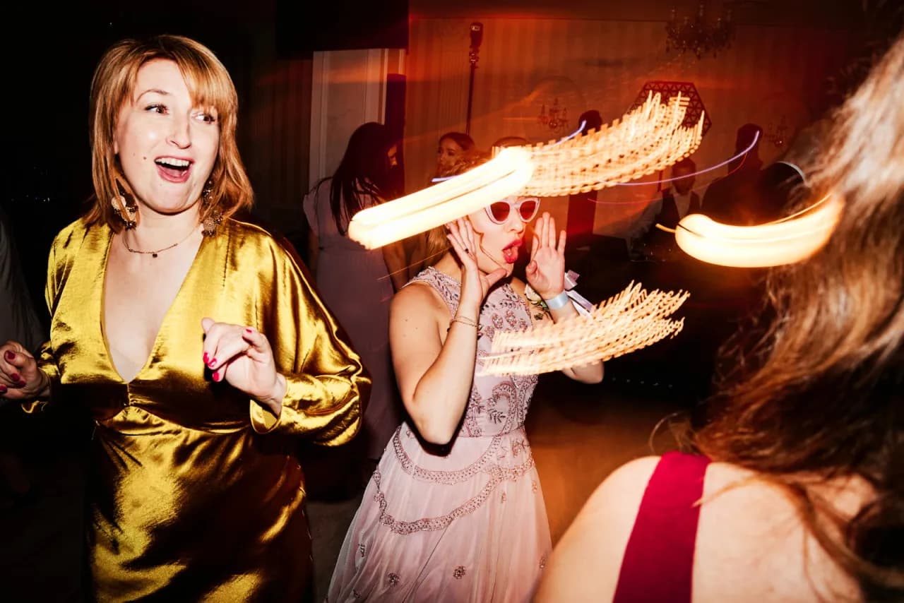 Ile kosztuje fotograf na studniówkę? Sprawdź, by nie przepłacić