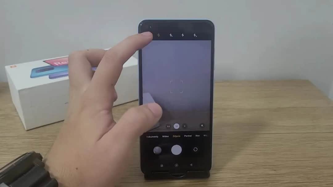 Jak włączyć lampę błyskową w telefonie Redmi - proste kroki, które działają