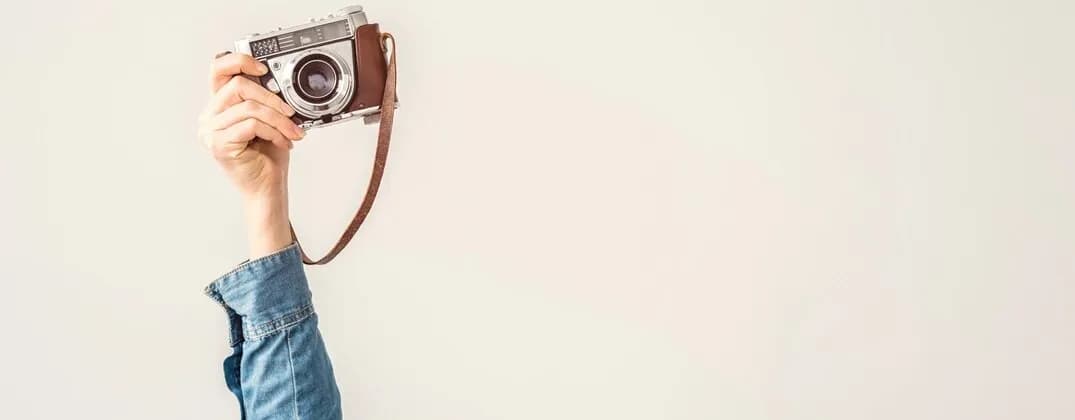 Kiedy wymyślono aparat fotograficzny? Odkryj fascynującą historię