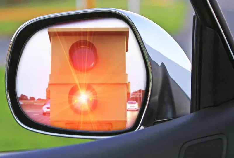 Jak rozpoznać czy fotoradar zrobił zdjęcie bez lampy błyskowej?